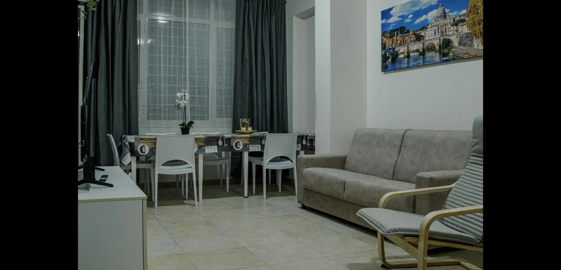 Monti Royal Apartment Roma 0*,  Itália